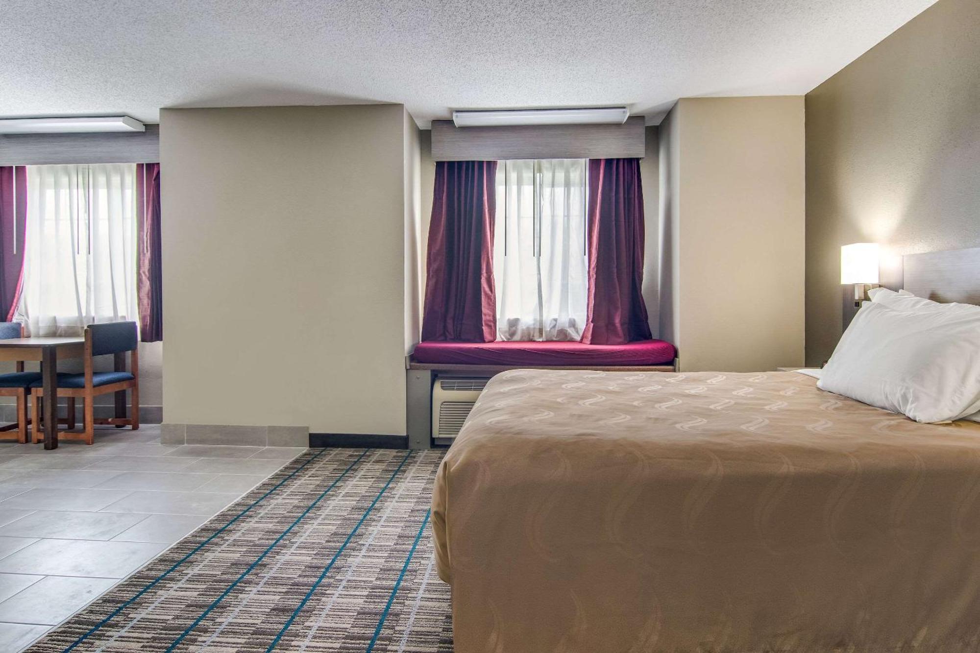 Quality Inn & Suites Grove City-Outlet Mall מראה חיצוני תמונה