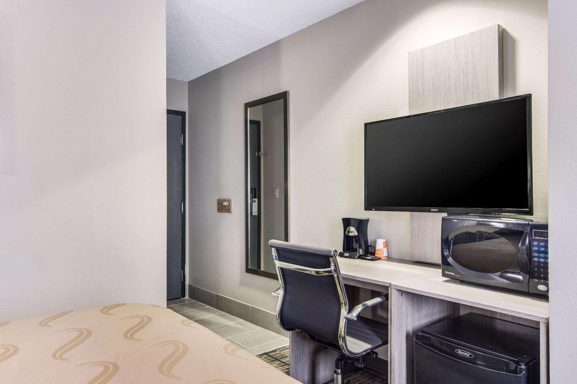 Quality Inn & Suites Grove City-Outlet Mall מראה חיצוני תמונה