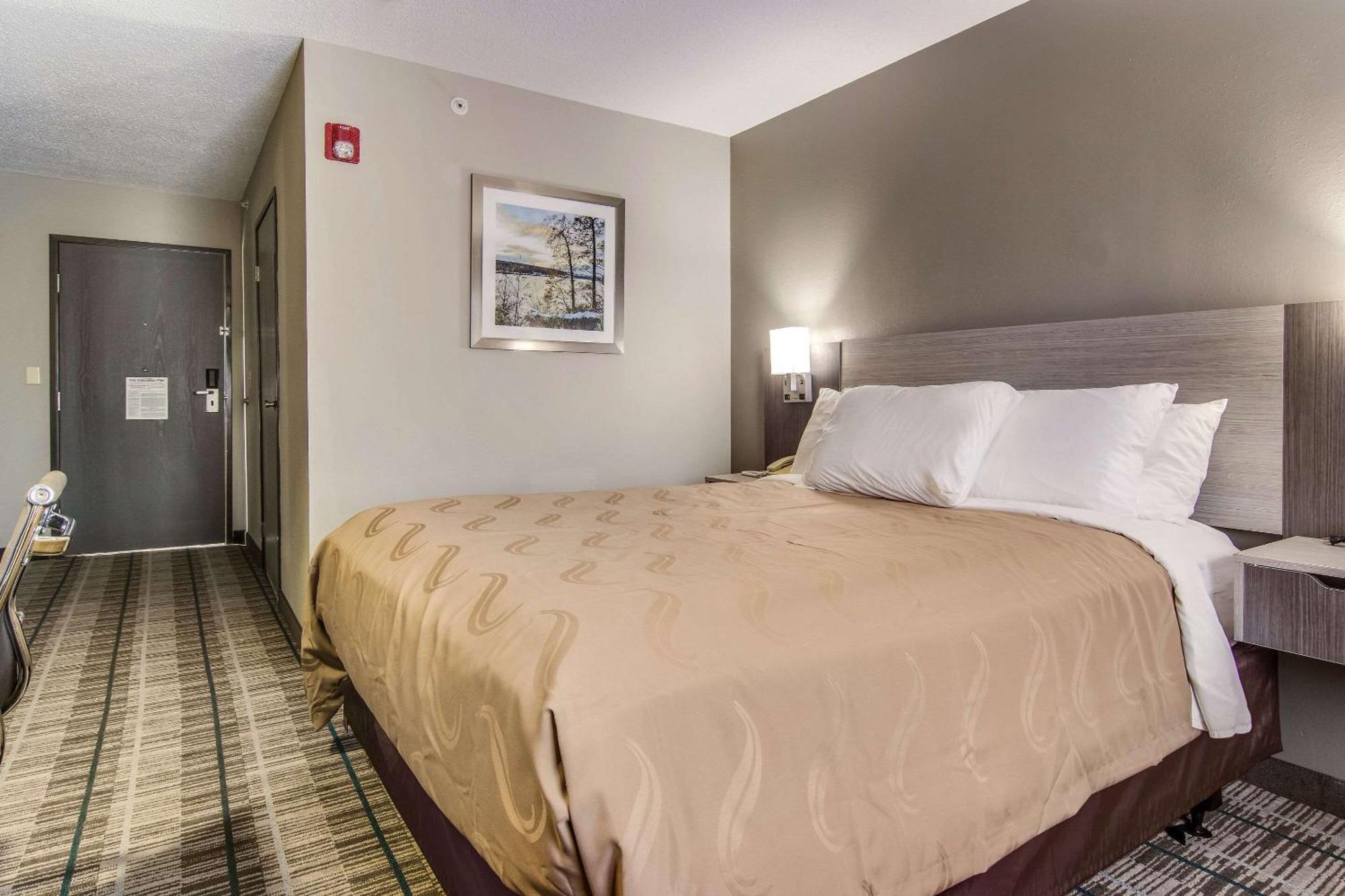 Quality Inn & Suites Grove City-Outlet Mall מראה חיצוני תמונה